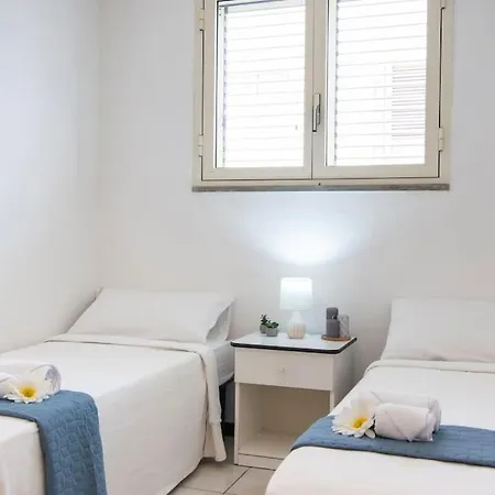Apartament Torregrandeapt.1-con Terrazzo A Pochi Metri Dal Mare - Free Wi-fi *