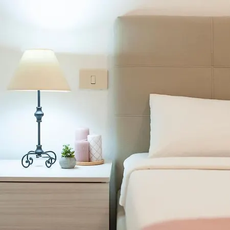 Apartment Torregrandeapt.1-con Terrazzo A Pochi Metri Dal Mare - Free Wi-fi *