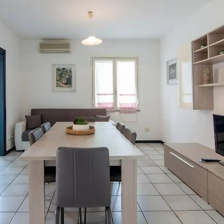 Torregrandeapt.1-con Terrazzo A Pochi Metri Dal Mare - Free Wi-fi * Торре-Гранде